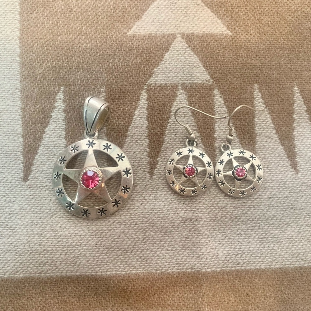 Womens Western Jewelry Set; Pendant & Earrings